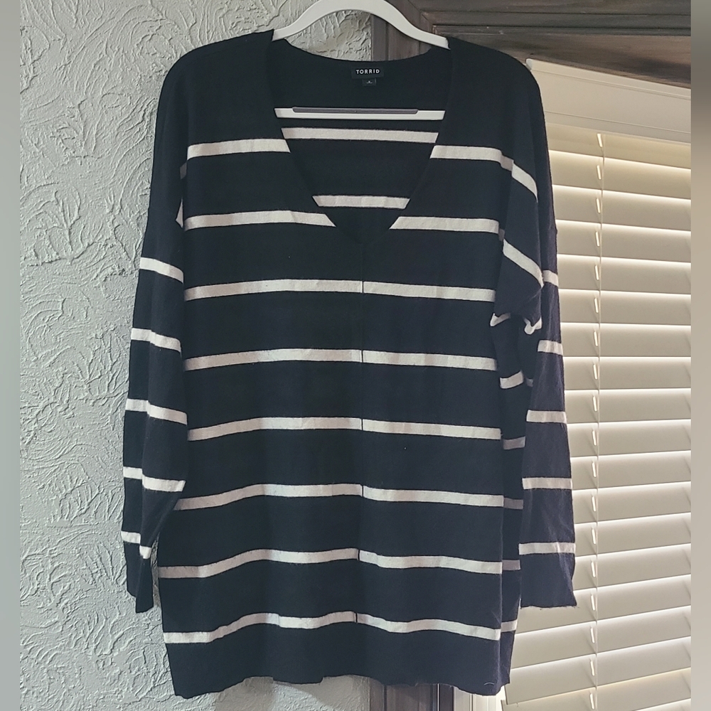 Torrid Black and White Striped V-Neck Sweater - Long Length - New